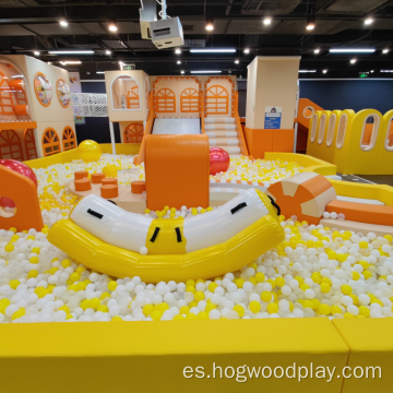 Área de juegos interior para niños pequeños